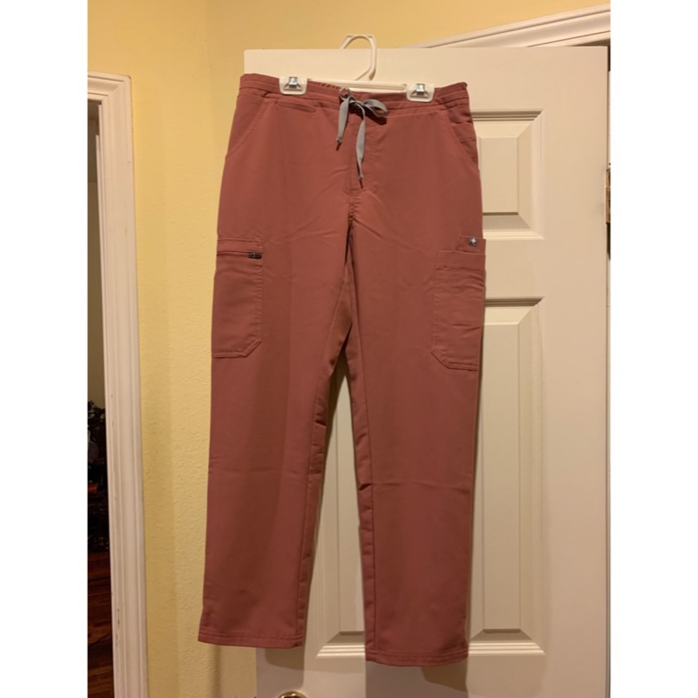 Figs Women’s Mauve Yola- Petite Skinny Scrub Pants